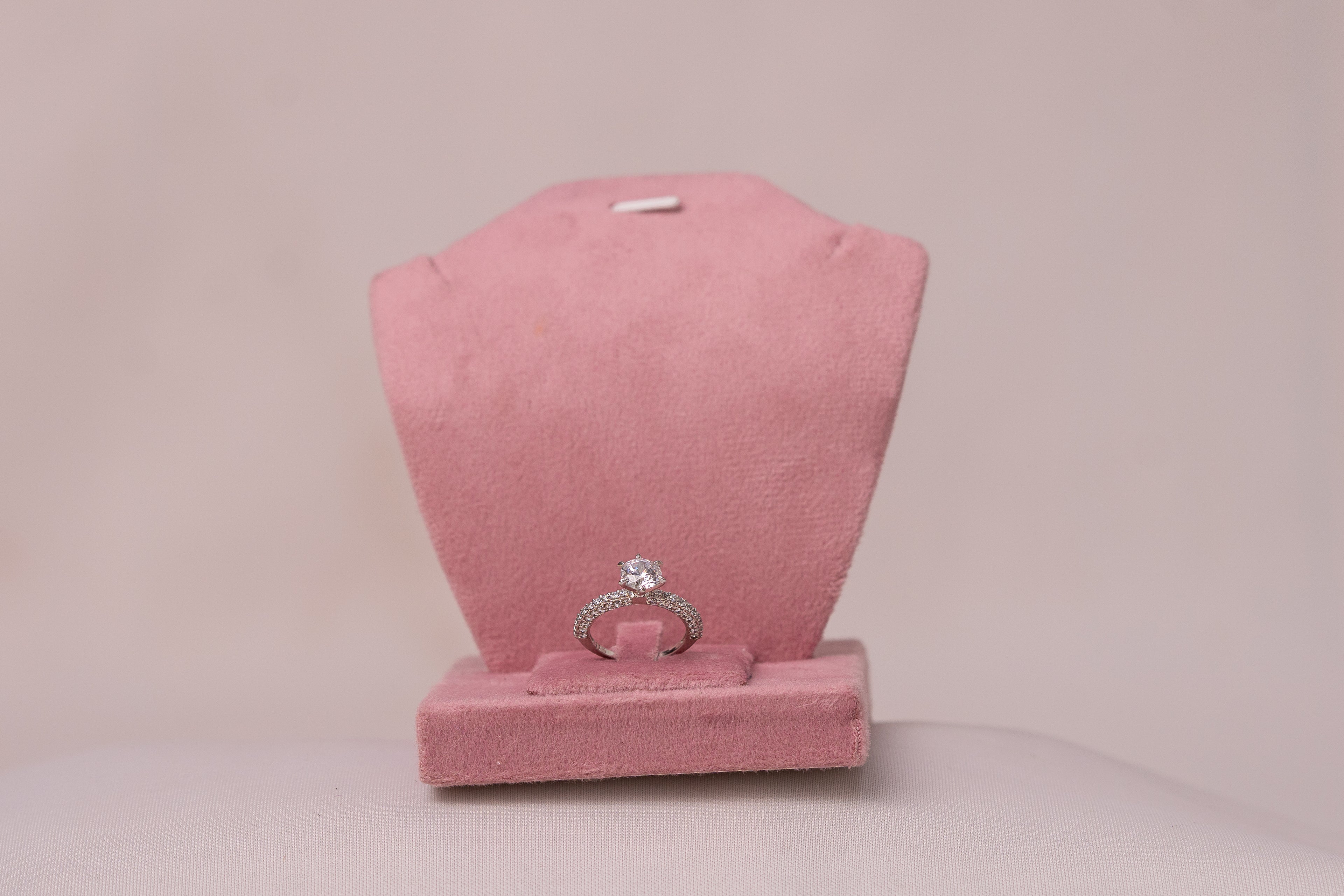 Lumière Solitaire Ring