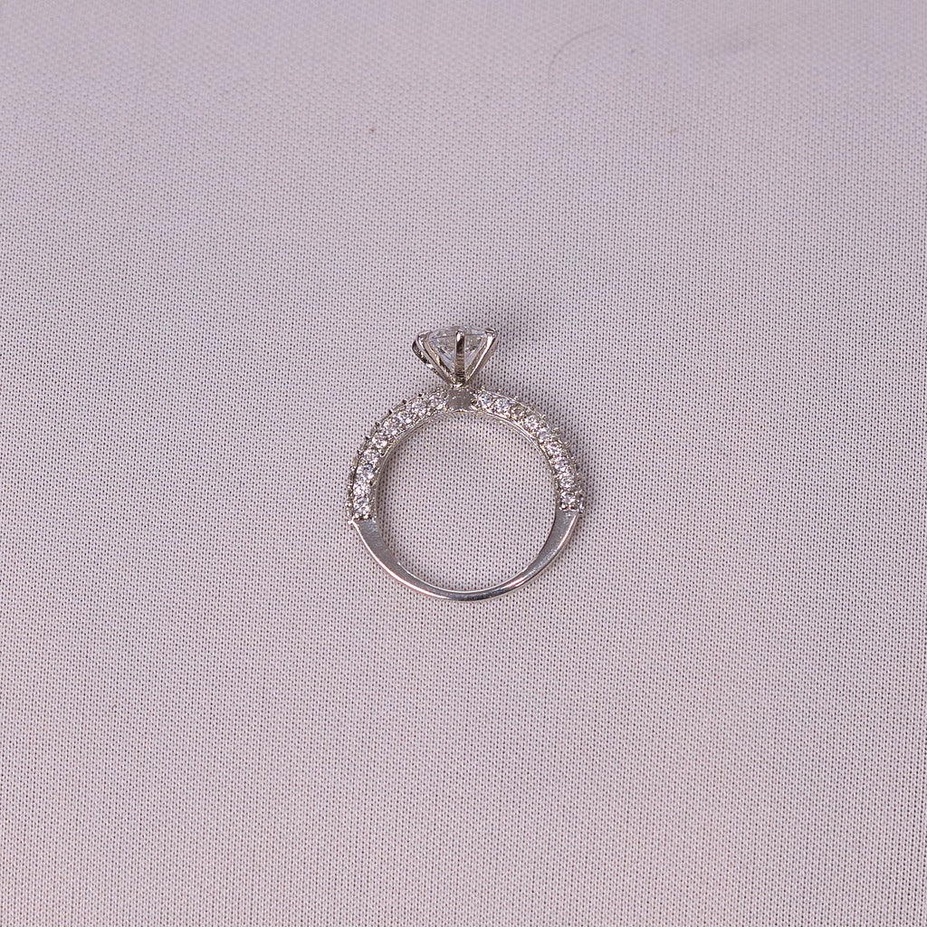 Lumière Solitaire Ring