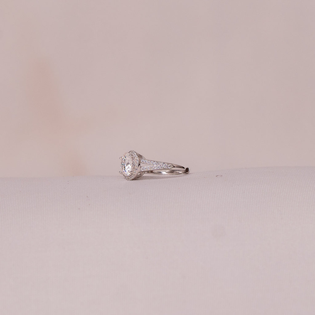 Aura Halo Ring