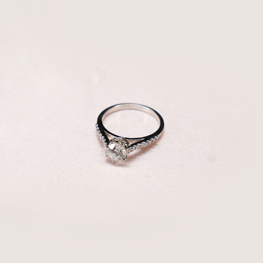 Seren Solitaire Ring