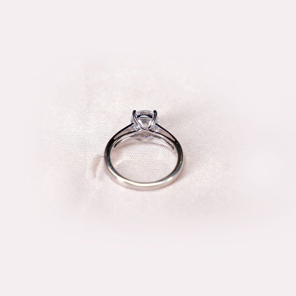 Pure Solitaire Ring