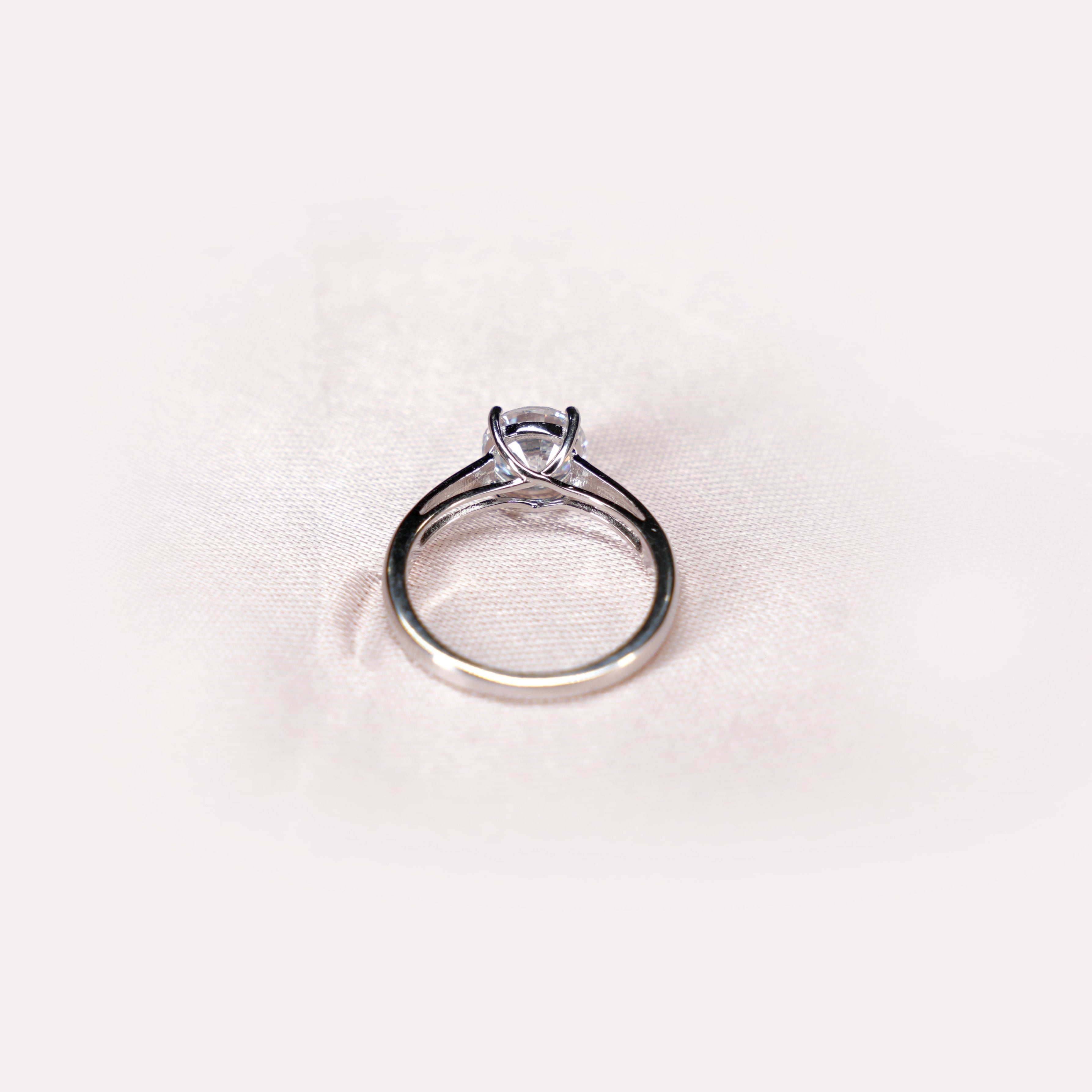 Pure Solitaire Ring