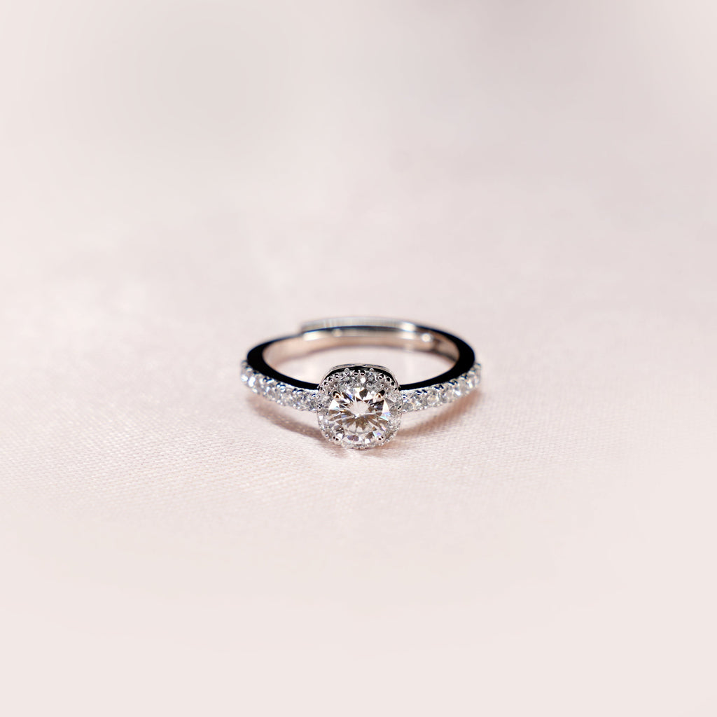 Round Halo Pavé Solitaire Ring