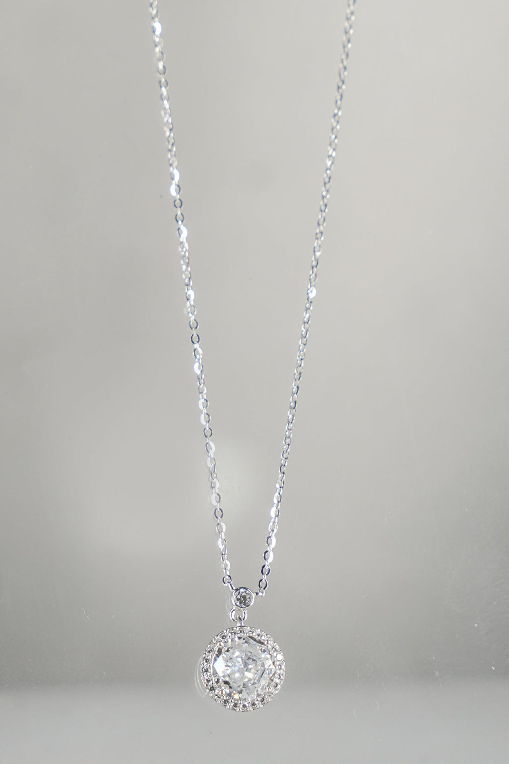 Diamant Halo Solitaire Pendant Necklace