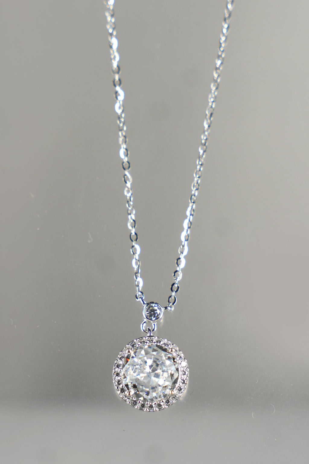 Diamant Halo Solitaire Pendant Necklace